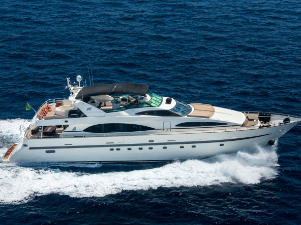 yacht-accama-delta